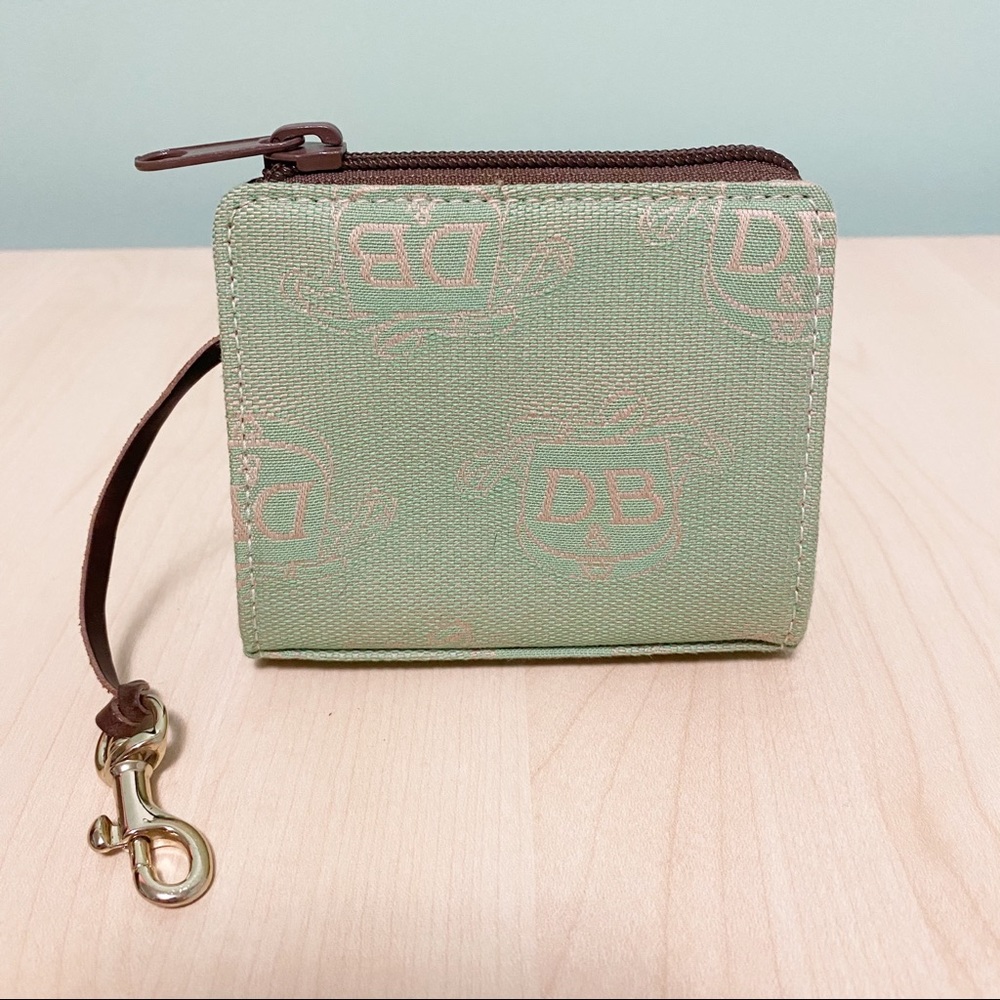 Dooney & Bourke Coin Purse Pouch Wallet Green Donegal Crest Logo Monogram